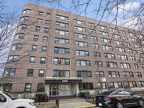 4880 N Marine Dr #213, Chicago, IL 60640
