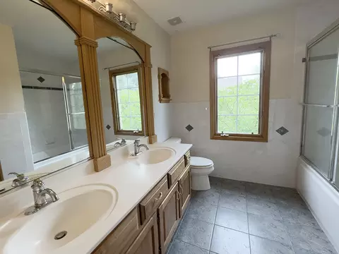 Bath - 30 W812 Warwick Way, Wayne, IL 60184 photo 3 of 4