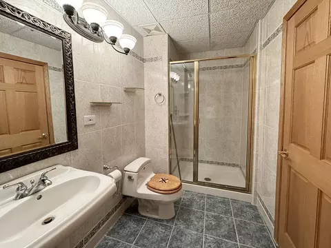 Bath - 30 W812 Warwick Way, Wayne, IL 60184 photo 4 of 4