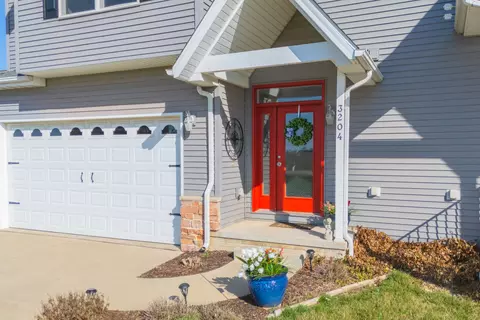 Exterior - 3204 Shepard Rd, Normal, IL 61761 photo 2 of 6