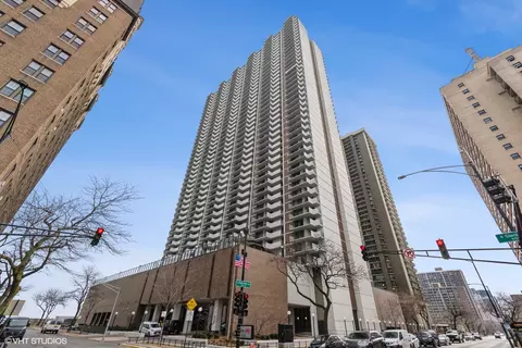 6033 N Sheridan Rd #34L, Chicago, IL 60660