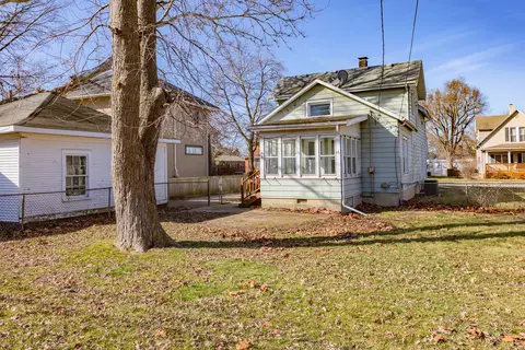 Exterior - 308 S State St, Bloomington, IL 61701 photo 10 of 13
