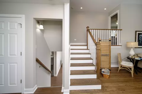 Entry Way - 369 Amherst Ave, Des Plaines, IL 60016 photo 1 of 1
