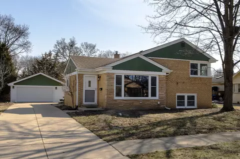 369 Amherst Ave, Des Plaines, IL 60016