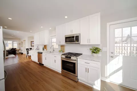 Kitchen - 369 Amherst Ave, Des Plaines, IL 60016 photo 4 of 6