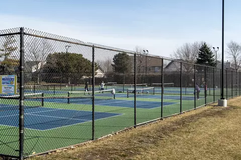 View/Area - 369 Amherst Ave, Des Plaines, IL 60016 photo 2 of 4
