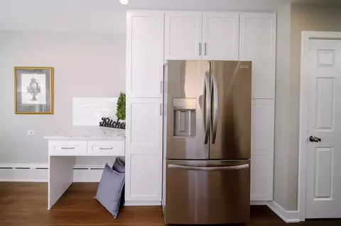 Kitchen - 369 Amherst Ave, Des Plaines, IL 60016 photo 3 of 6