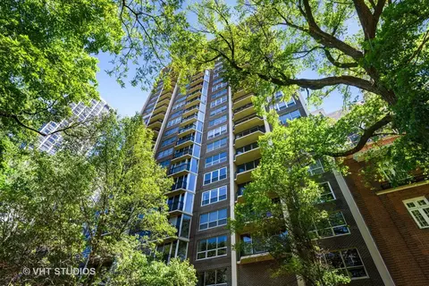 1515 N Astor St #8A, Chicago, IL 60610