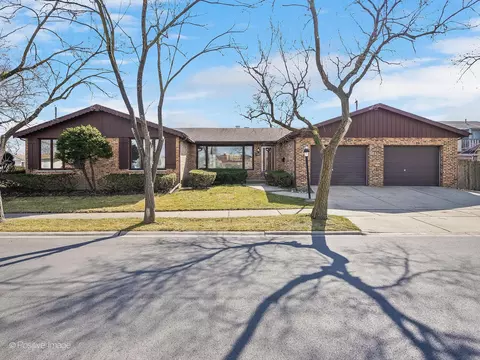 16400 Harold St, Oak Forest, IL 60452