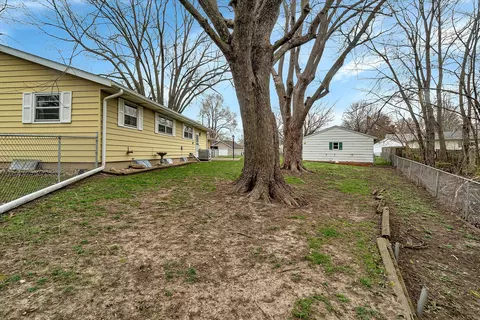 Exterior - 623 1st Ave, Morris, IL 60450 photo 12 of 13