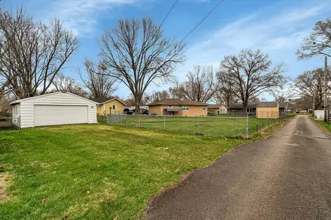 Exterior - 623 1st Ave, Morris, IL 60450 photo 2 of 13