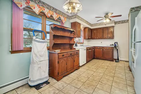Kitchen - 623 1st Ave, Morris, IL 60450 photo 1 of 5