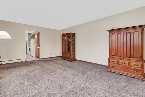Living - 623 1st Ave, Morris, IL 60450 photo 2 of 2