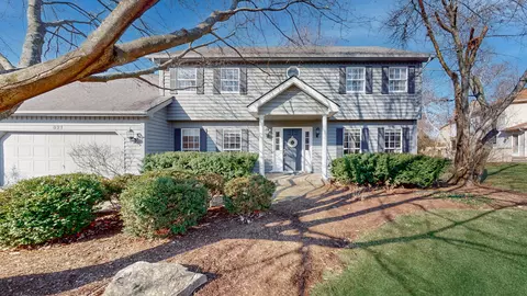 821 S River Rd, Naperville, IL 60540