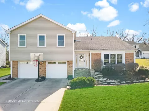 2222 Blacksmith Dr, Wheaton, IL 60189