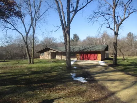 771 Parker Woods Dr, Rockford, IL 61102