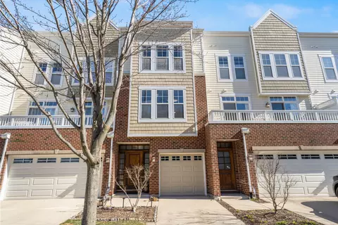 521 Grove Ln, Forest Park, IL 60130