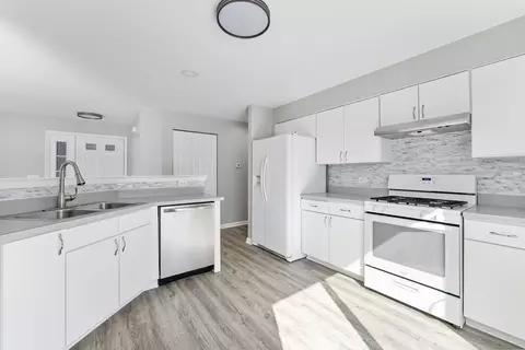 Kitchen - 856 Brompton Ct, Carol Stream, IL 60188 photo 1 of 4