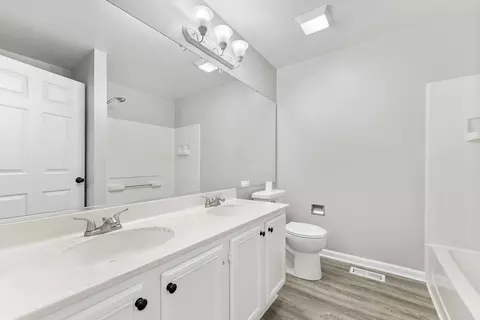 Bath - 856 Brompton Ct, Carol Stream, IL 60188 photo 1 of 1