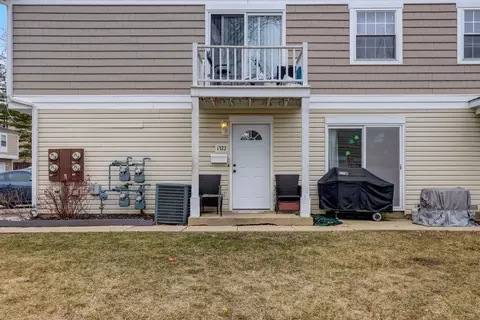 1322 Exeter Ct #1322, Wheeling, IL 60090 photo 2