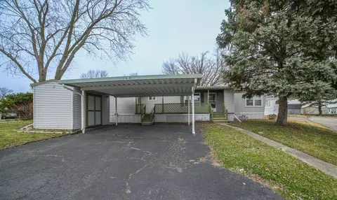 140 Maple Ln, Manteno, IL 60950