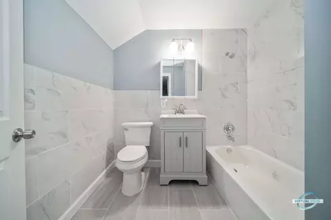 Bath - 14751 Evers St, Dolton, IL 60419 photo 2 of 4