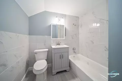 Bath - 14751 Evers St, Dolton, IL 60419 photo 1 of 4
