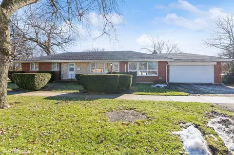 546 N Dee Rd, Park Ridge, IL 60068