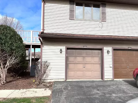 1855 Kerrybrook Ct #1855, Sycamore, IL 60178