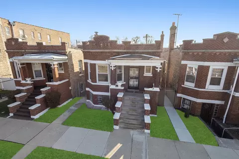 4347 W Cermak Rd, Chicago, IL 60623