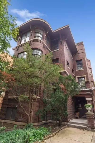 935 W Winona St, Chicago, IL 60640