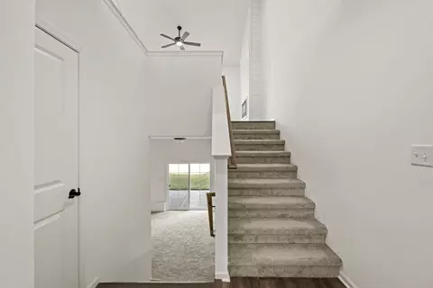 Entry Way - 1034 Old Lincoln Hwy, Griffith, IN 46319 photo 1 of 2