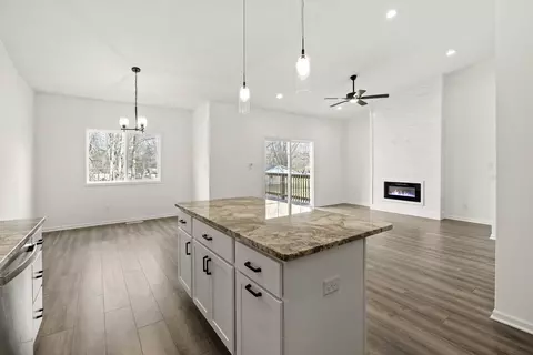 Kitchen - 1034 Old Lincoln Hwy, Griffith, IN 46319 photo 3 of 4