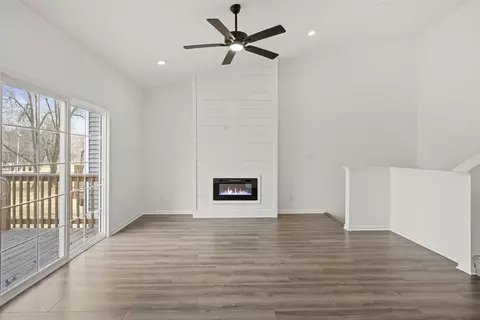 Living - 1034 Old Lincoln Hwy, Griffith, IN 46319 photo 3 of 4