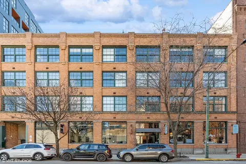 110 N Peoria St #204, Chicago, IL 60607