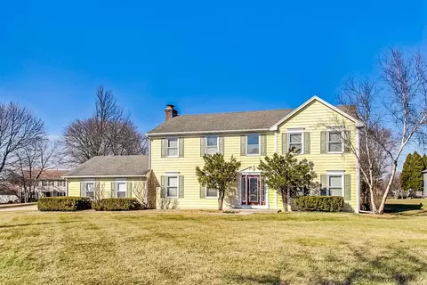 5512 Farmcrest Ln, Long Grove, IL 60047