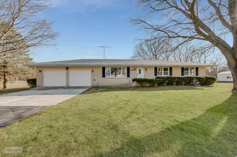 14842 Duffy Rd, Hinckley, IL 60520