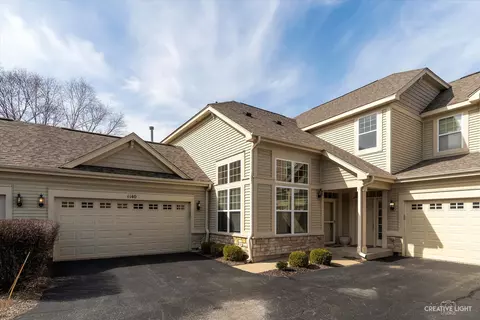 1140 Foxridge Ln #1140, Aurora, IL 60502
