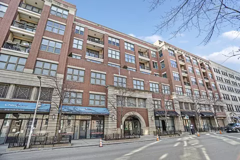 3140 N Sheffield Ave #701, Chicago, IL 60657