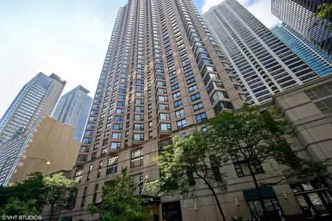 401 E Ontario St #4302, Chicago, IL 60611