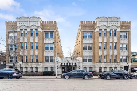 4240 N Clarendon Ave #302S, Chicago, IL 60613