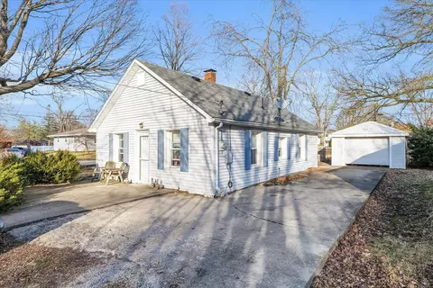 402 S 4th St, Saint Joseph, IL 61873