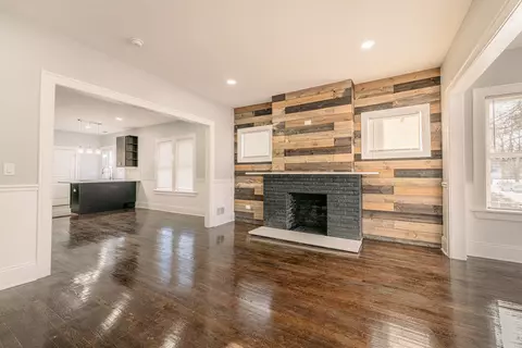 Living - 15521 Vine Ave, Harvey, IL 60426 photo 3 of 3