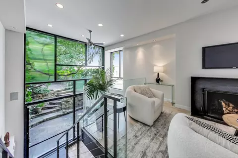 Bedroom - 17 E Scott St, Chicago, IL 60610 photo 1 of 10