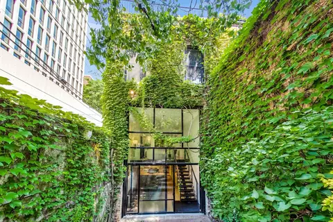 Exterior - 17 E Scott St, Chicago, IL 60610 photo 4 of 8