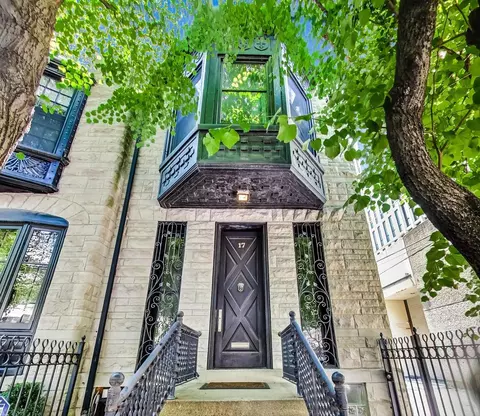 17 E Scott St, Chicago, IL 60610