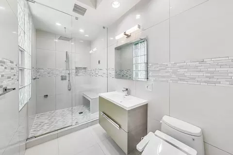 Bath - 17 E Scott St, Chicago, IL 60610 photo 1 of 2