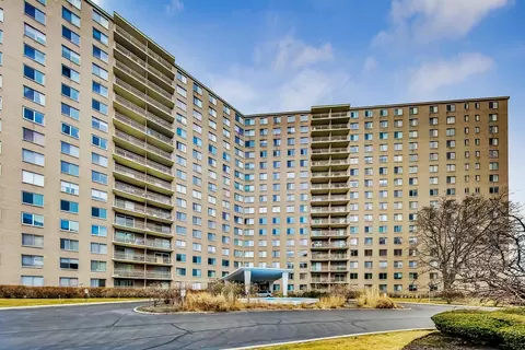 7061 N Kedzie Ave #1608, Chicago, IL 60645