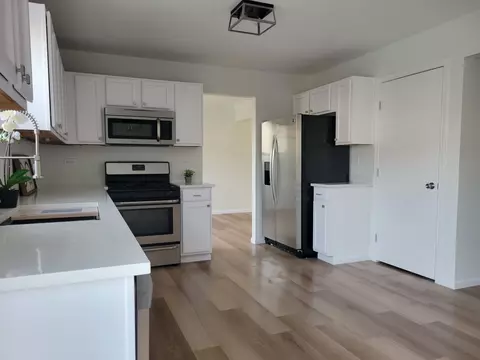 Kitchen - 5415 Riviera Blvd, Plainfield, IL 60586 photo 2 of 4