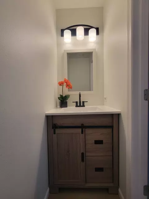 Bath - 5415 Riviera Blvd, Plainfield, IL 60586 photo 1 of 5